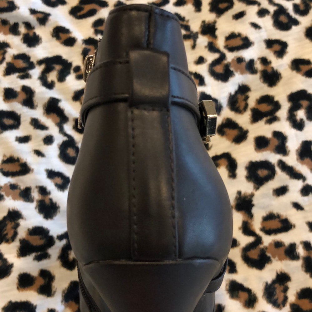 Guess Booties - Picture 6 of 8